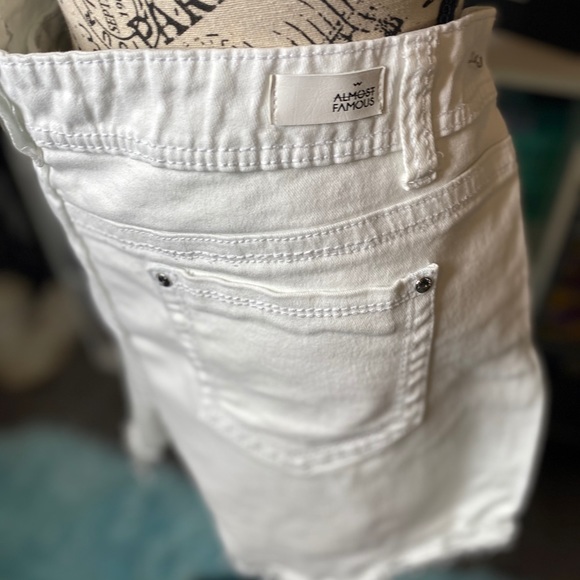 Women’s shorts - Picture 7 of 10